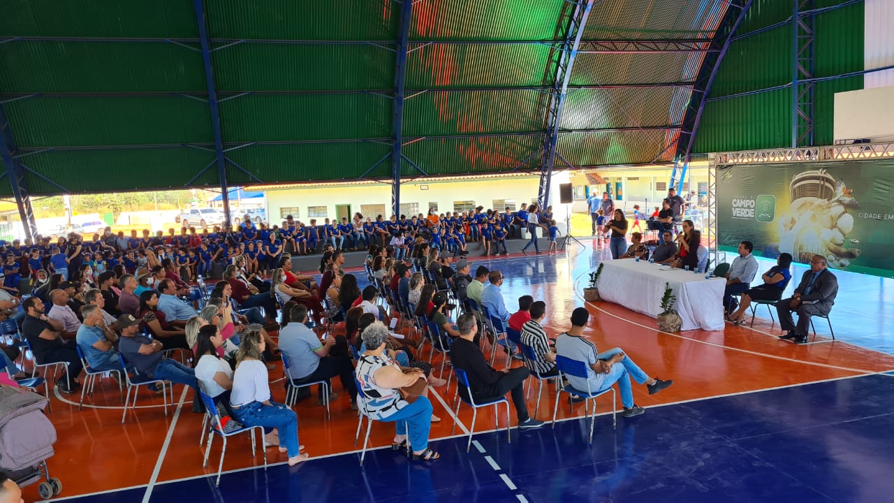 Prefeitura de Campo Verde inaugura quadra de esportes e entrega parquinho para Escola Municipal do Assentamento Santo Antônio da Fartura